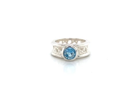 Round Connection Ring 6mm London Blue Topaz