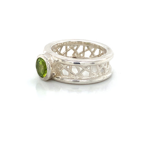 Round Connection Ring 6mm Peridot